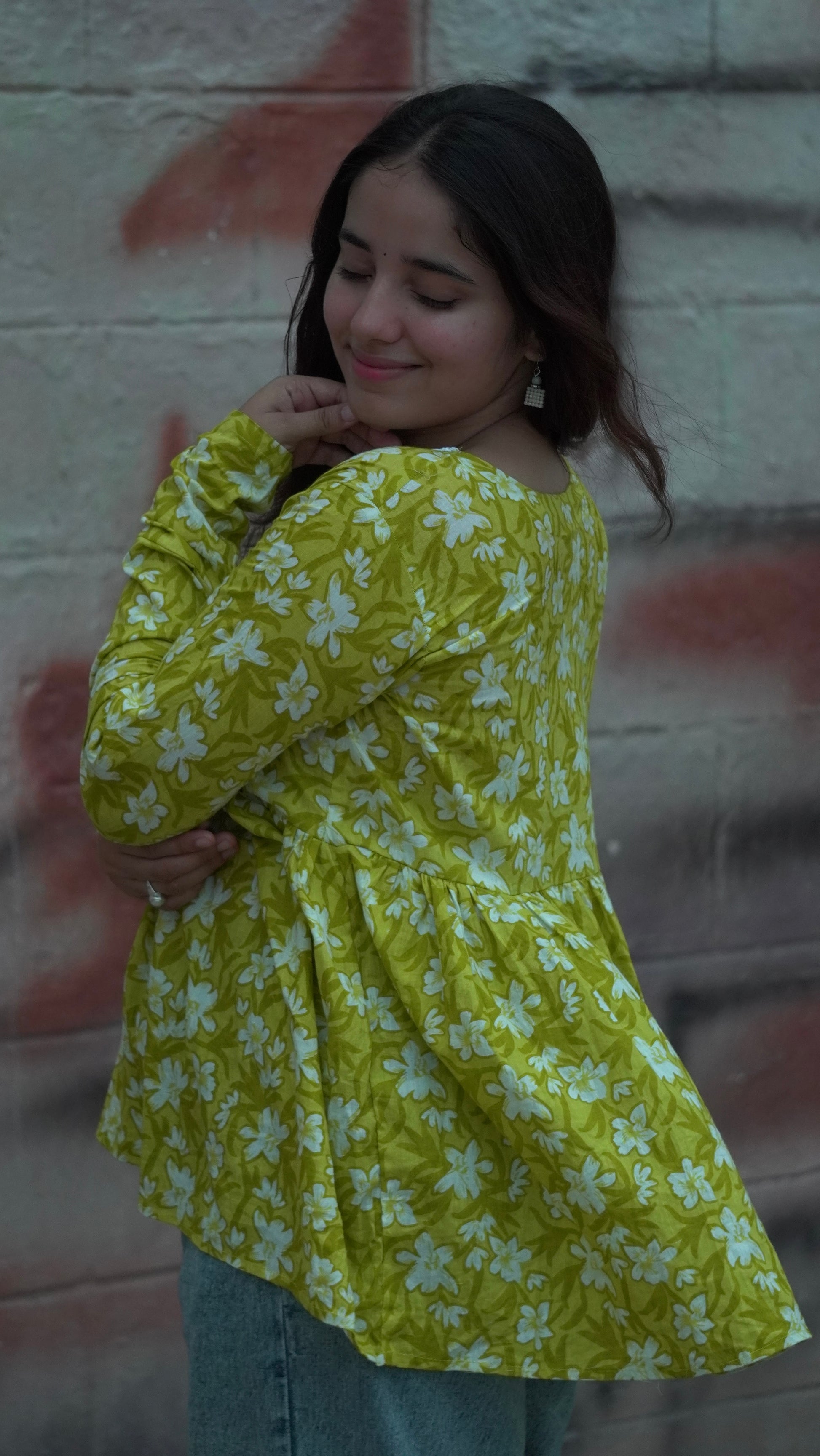 Sunehri Phool – Flowy Yellow Floral Cotton Kurti with V-Neck & Full Sleeves